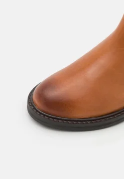 Friboo LeatherStivali AltiCognac Bambini Stivali F5713J058-O11 -Friboo 2273f0128bf8433fa7f8715f1d5e1ed8 scaled