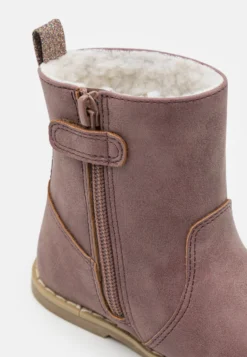 Friboo StivalettiMauve Bambini Stivali F5713I0F4-I11 -Friboo 2cf79a2ca0dd4bf6a12888f3821e50e9 scaled