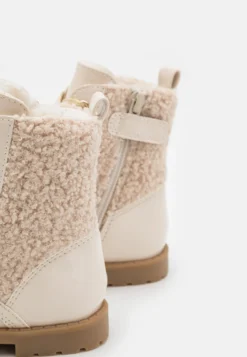 Friboo Stivaletti StringatiNude Bambini Stivali F5713I0EY-J11 5 Friboo Stivaletti StringatiNude Bambini Stivali F5713I0EY-J11 -Friboo 4962b11886164aecbbd42ea690c24d22 scaled