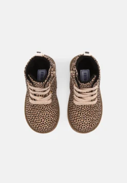 Friboo Stivaletti Stringati - Pink -Friboo 8e559fc4175f4db08b76bddb91c7a3bd scaled