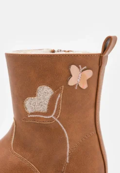 Friboo StivalettiCognac Bambini Stivali F5713I0FL-O11 -Friboo 93a5f207563248a18ee78d876f8a96e2 scaled