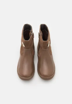 Friboo StivalettiTaupe Bambini Stivali F5713I0GI-B11 -Friboo 998412e9ee1e4ba6b1cbb6ecc25aa4d9 scaled