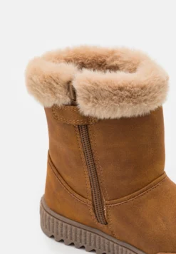 Friboo StivalettiCognac Bambini Stivali F5713I0FS-O11 -Friboo d74bb13274f54af6bab9eb9213408a7e scaled